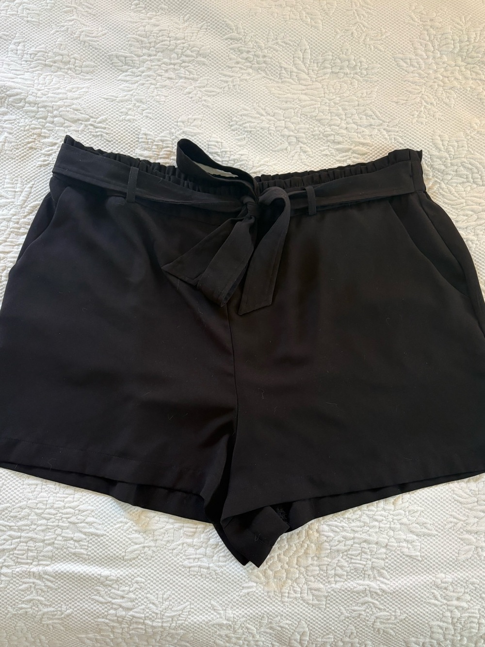 Lauren Conrad Black Tie-Waist Women's Shorts (size XL)